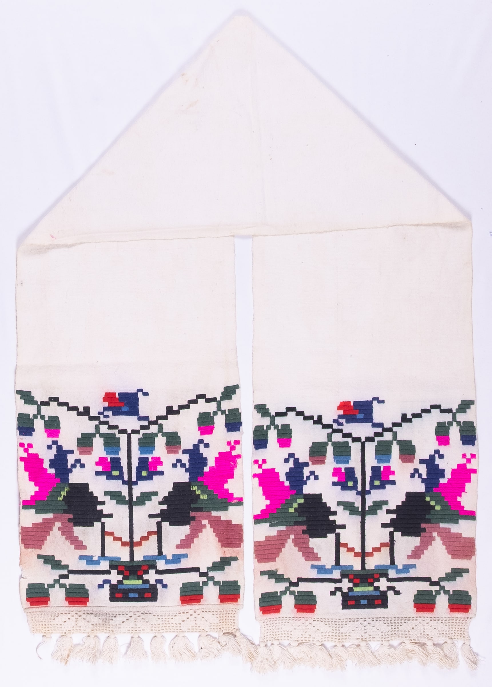 Ukrainian rushnyk — 111 — Satin stitch, Counted satin stitch, Straight counted satin stitch — Eastern Podolia — Flowers — Zablotska-Koval collection