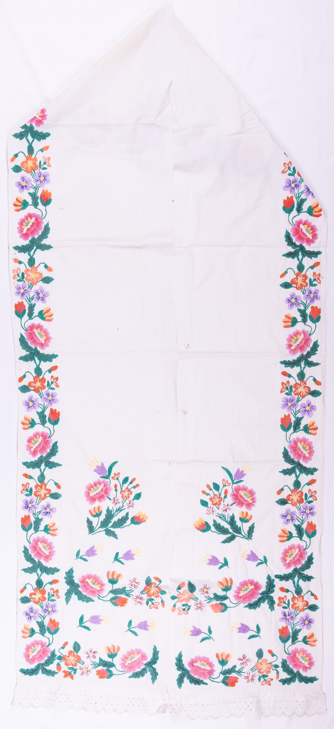 Ukrainian rushnyk — 151 — Satin stitch, Chain stitch, Free style satin stitch — Polesia — Flowers — Zablotska-Koval collection