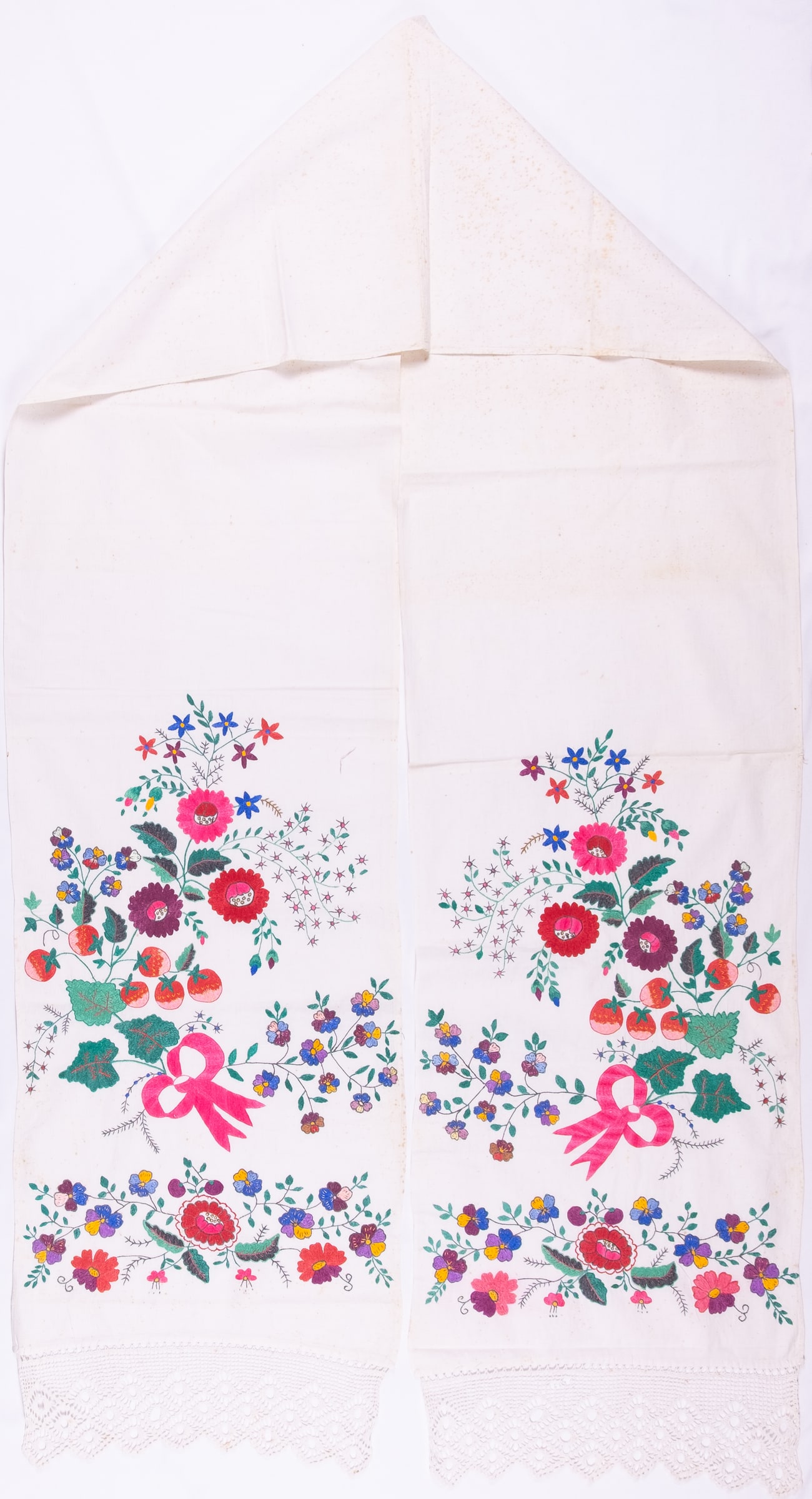 Ukrainian rushnyk — 156 — Satin stitch, Free style satin stitch — Poltava region — Flowers — Zablotska-Koval collection