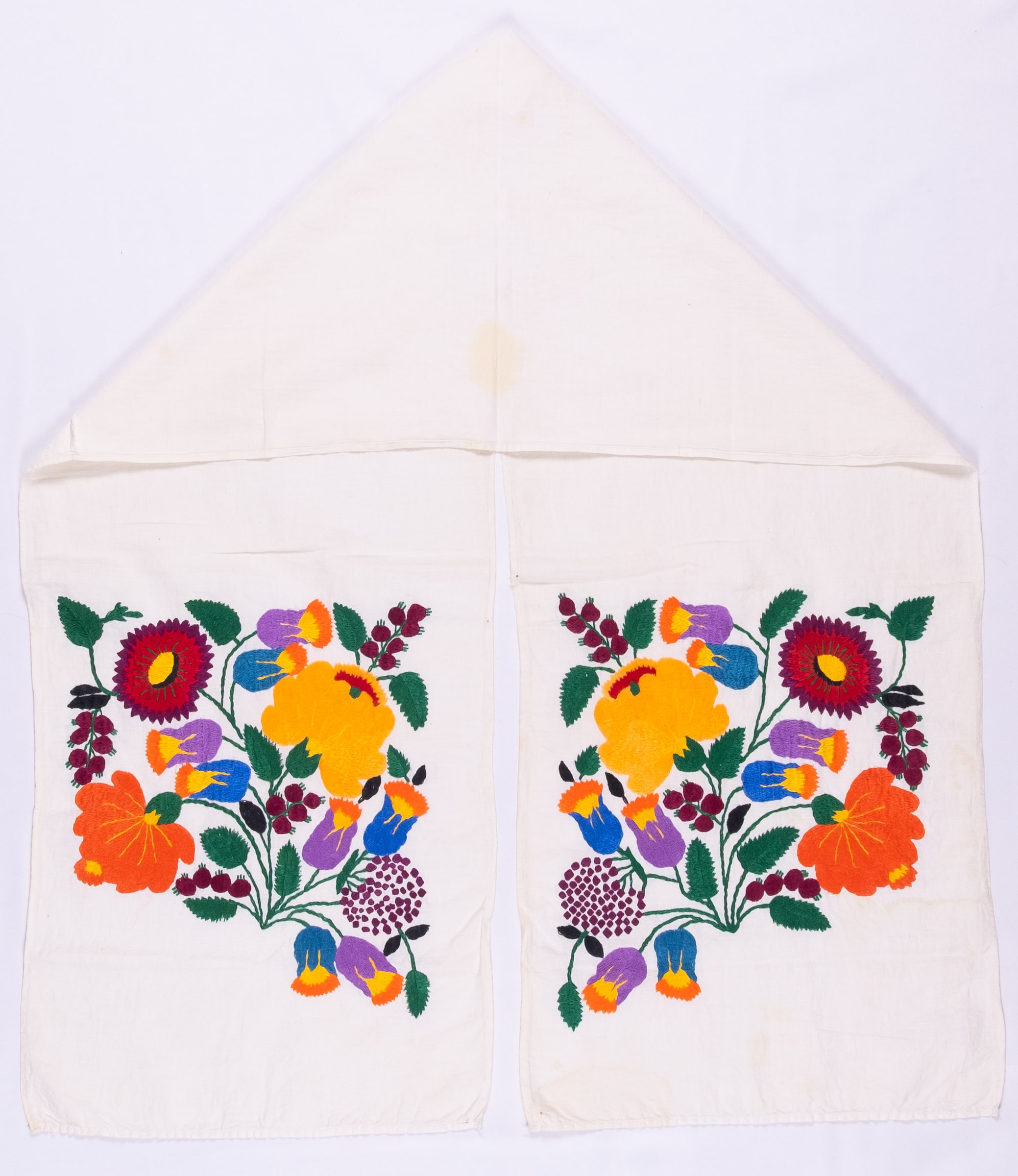 Ukrainian rushnyk — 174 — Satin stitch, Free style satin stitch — Flowers — Zablotska-Koval collection