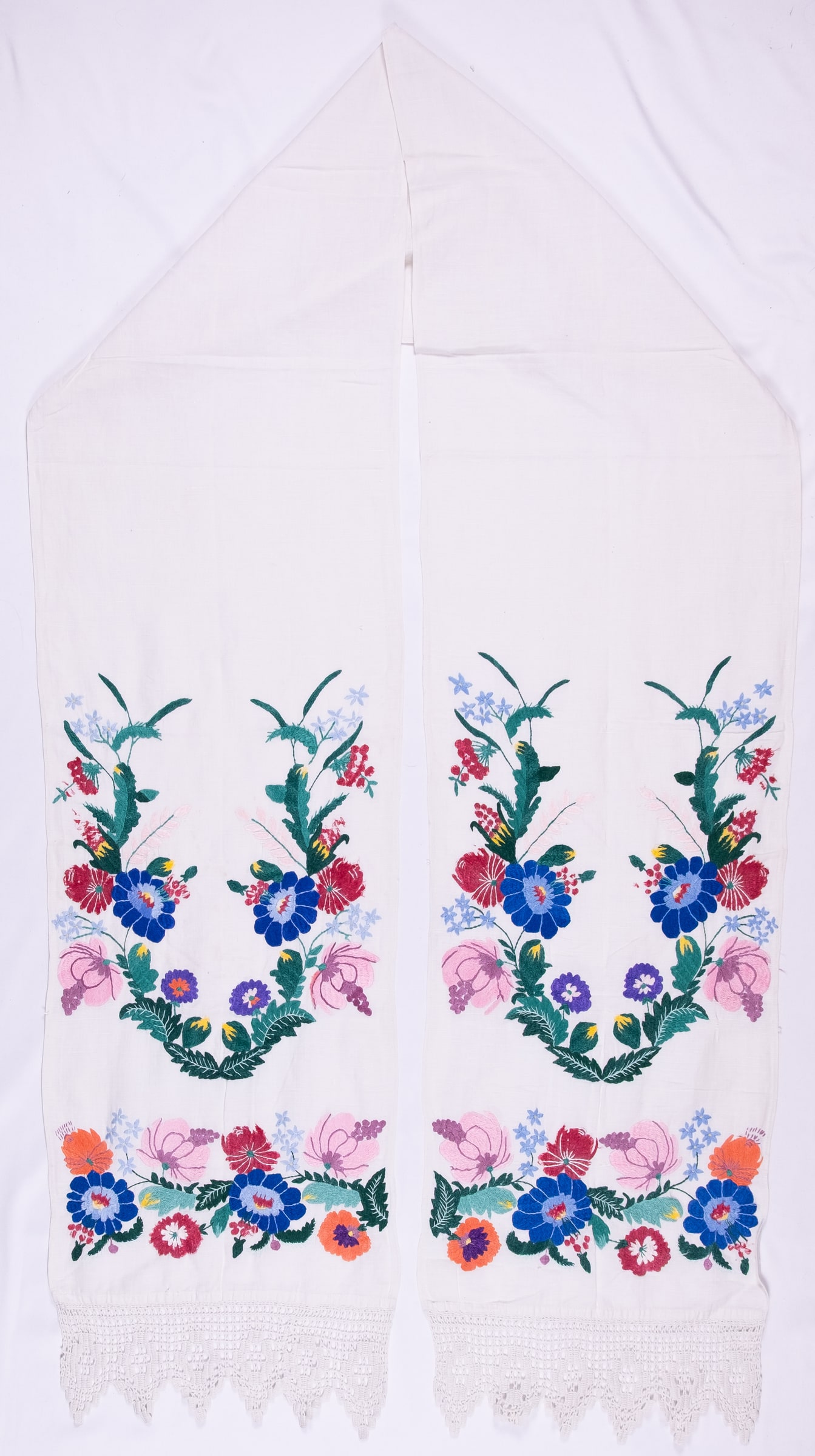 Ukrainian rushnyk — 194 — Satin stitch, Free style satin stitch — Flowers — Zablotska-Koval collection