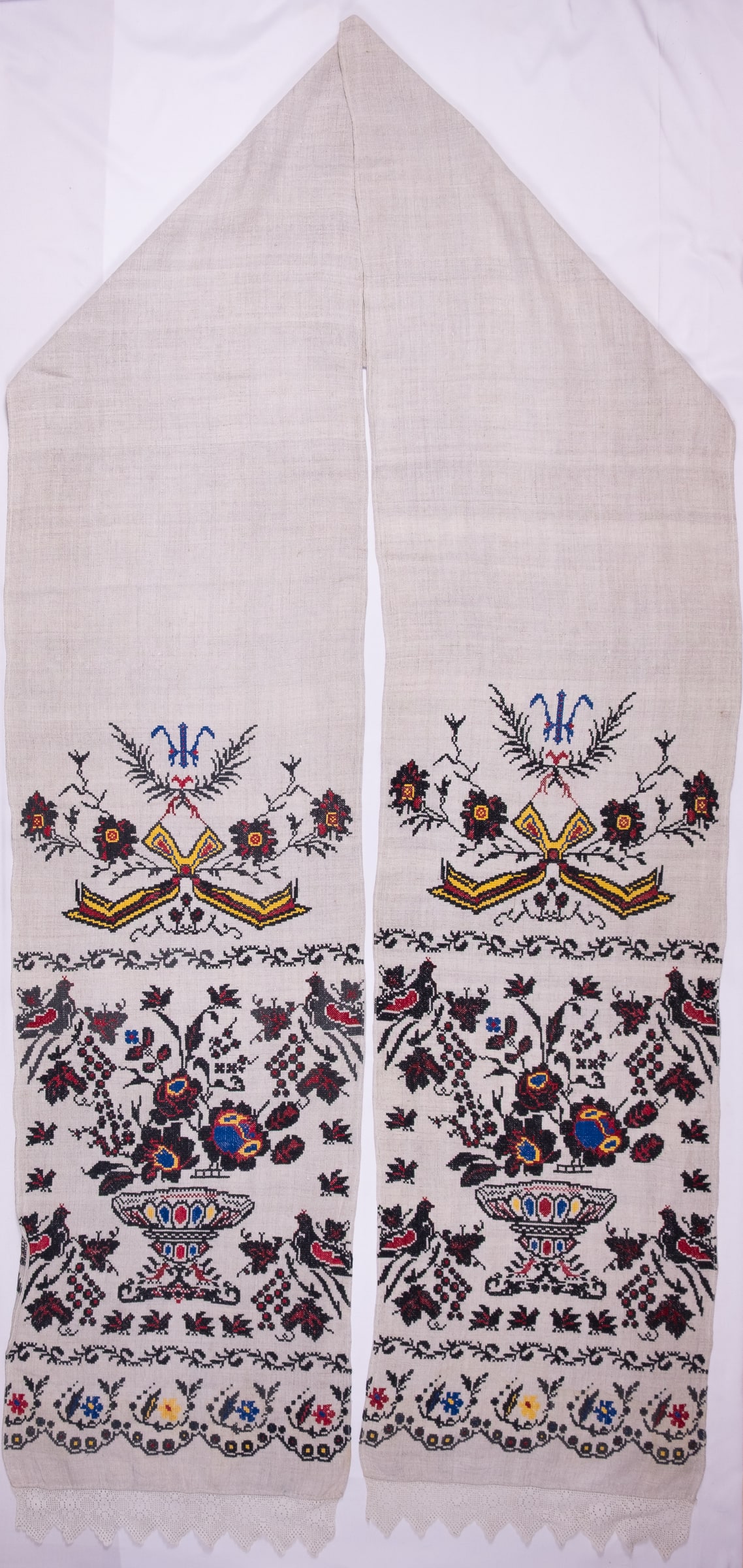 rushnyk ukrainien — 232 — Point de croix — Polésie — Oiseaux, Fleurs — collection Zablotska-Koval