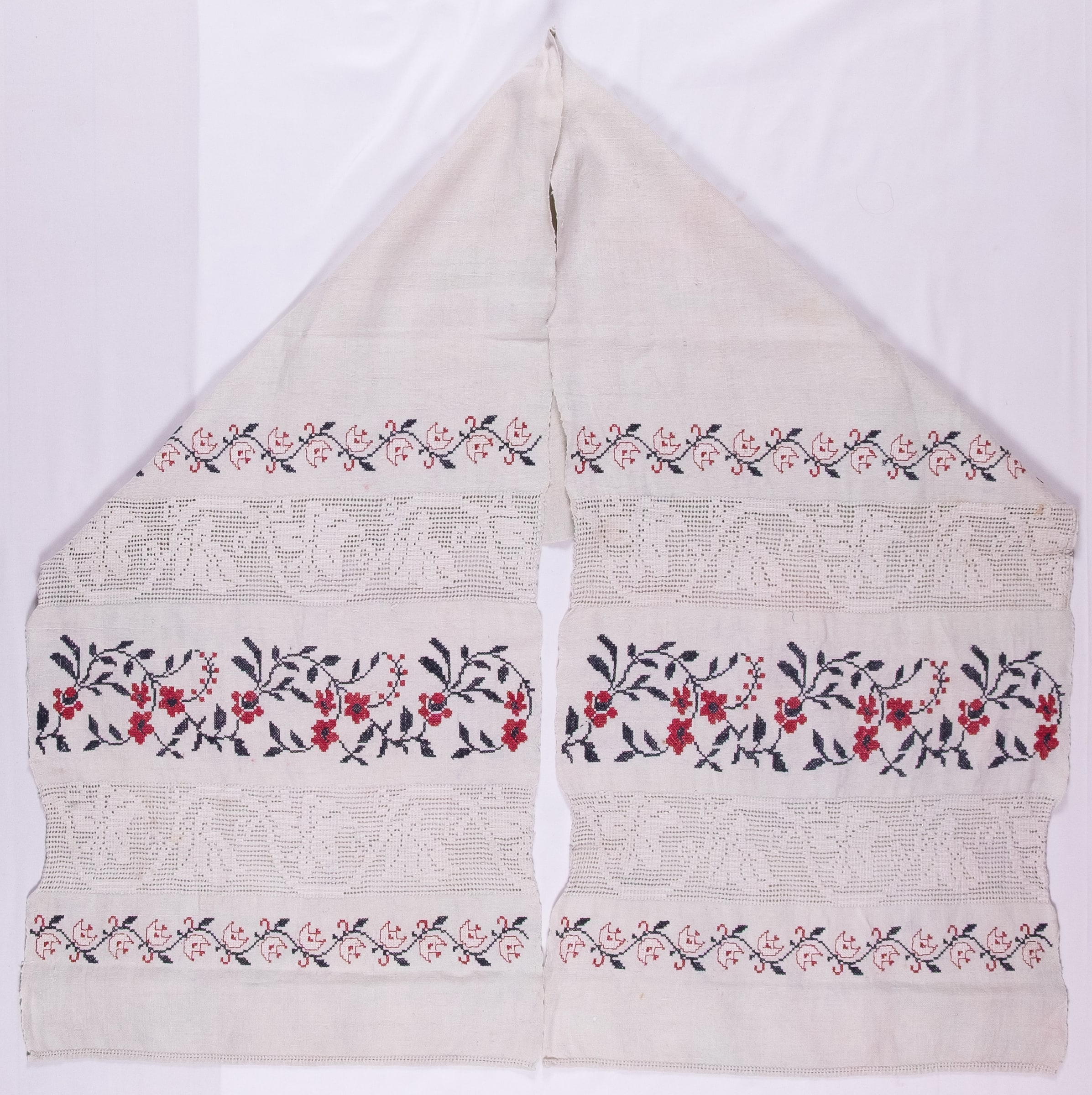 rushnyk ukrainien — 237 — Point de croix, Broderie à fils tirés — collection Zablotska-Koval