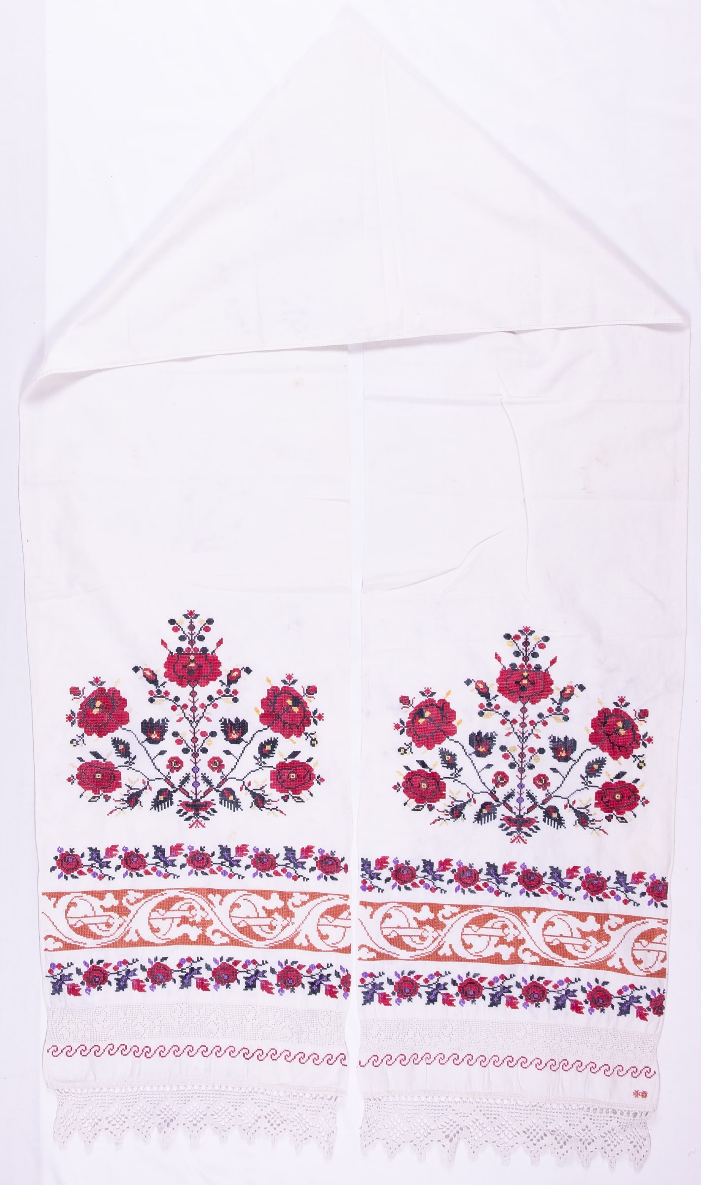 rushnyk ukrainien — 272 — Point de croix — Région de Poltava — Fleurs — collection Zablotska-Koval