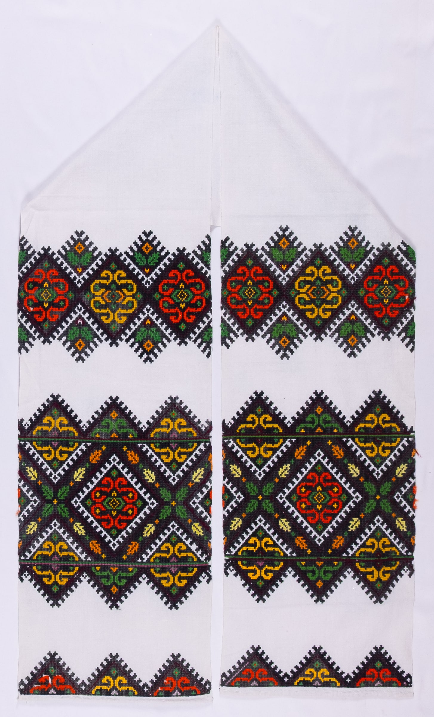 rushnyk ukrainien — 301 — Point de croix — Podolie occidentale — collection Zablotska-Koval