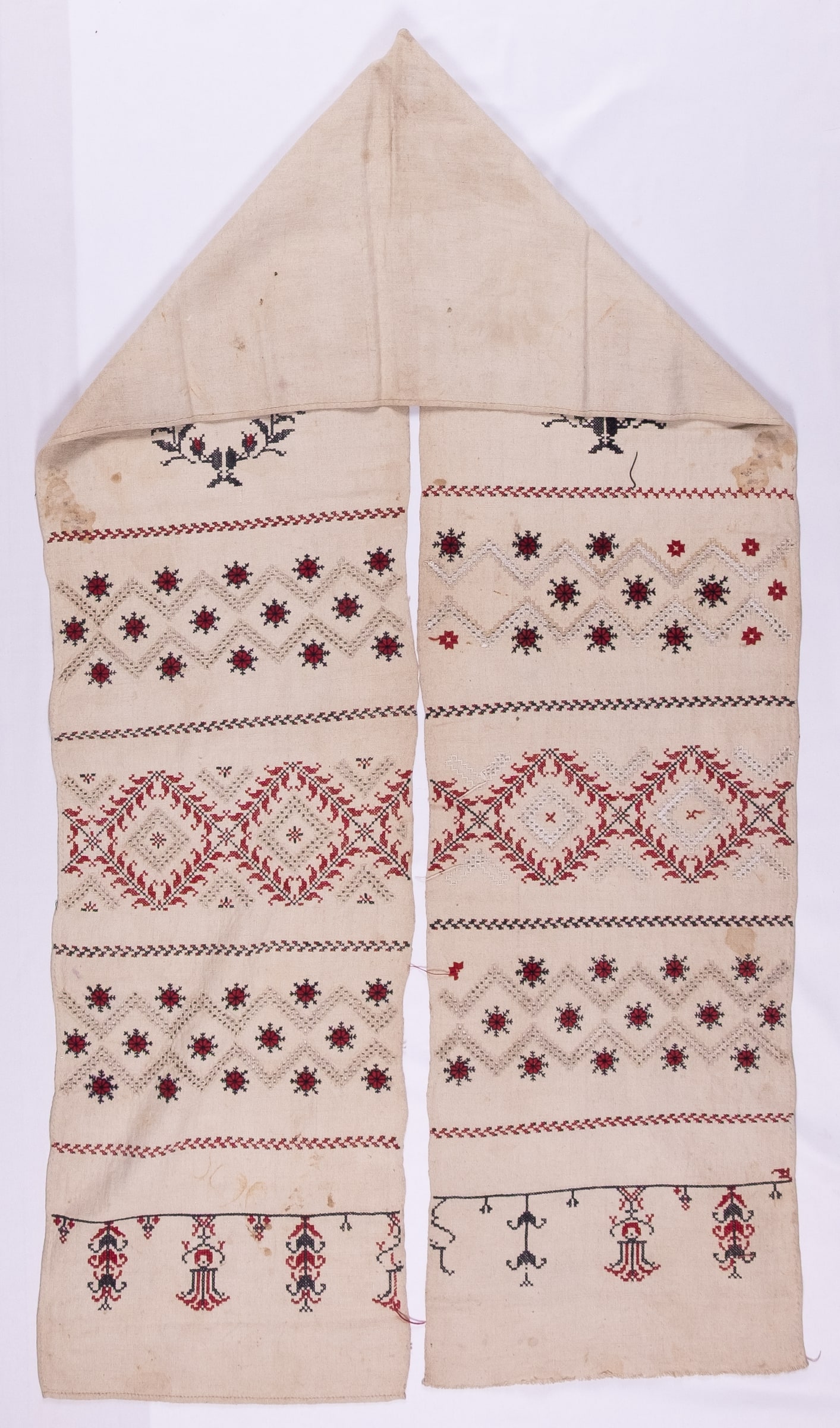 rushnyk ukrainien — 402 — Passé plat, Point de croix, Broderie à fils tirés — collection Zablotska-Koval