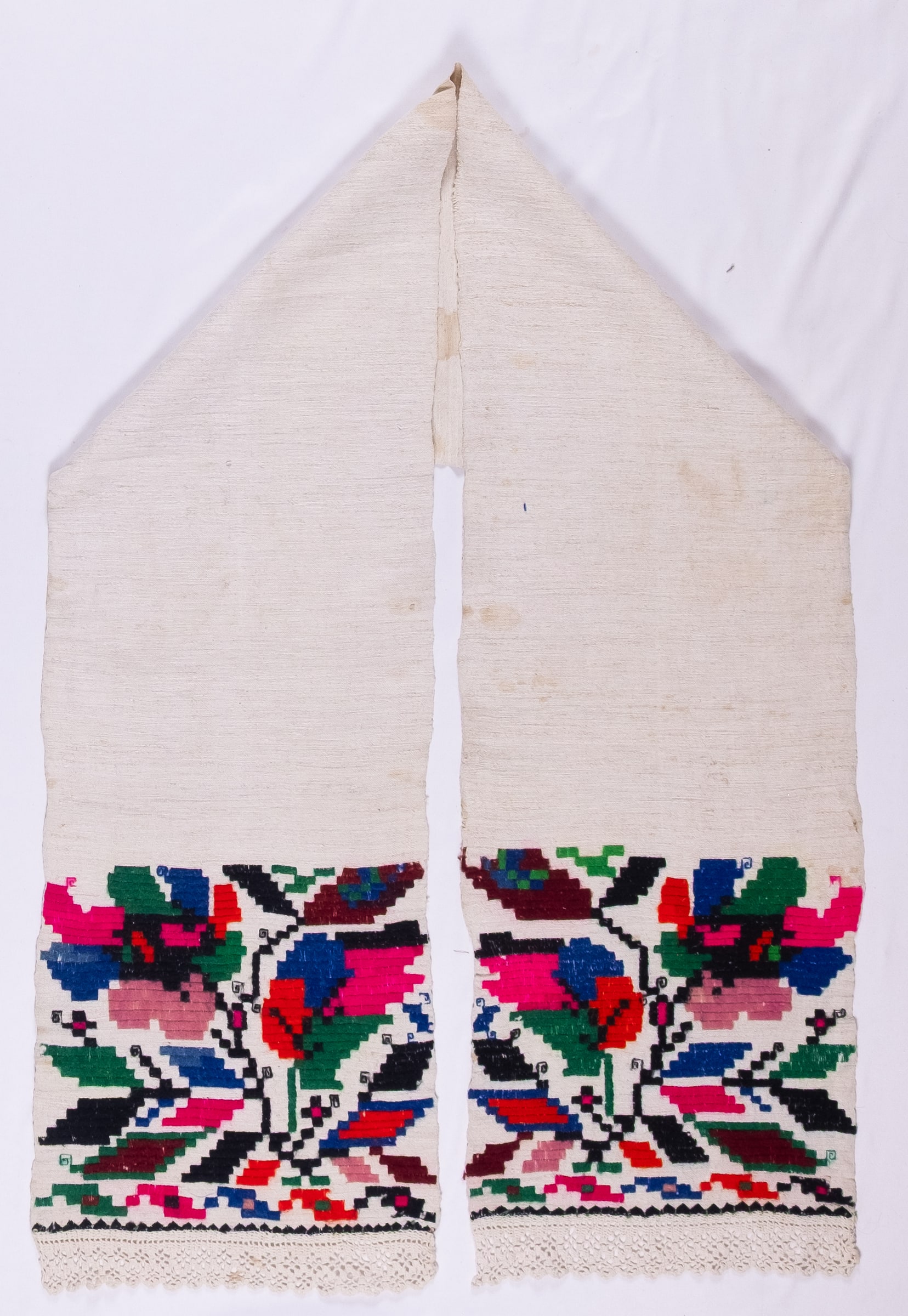 Ukrainian rushnyk — 62 — Satin stitch, Counted satin stitch, Straight counted satin stitch — Eastern Podolia — Flowers — Zablotska-Koval collection